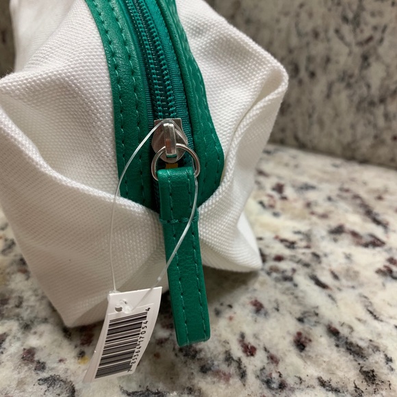 NWT Mario Badescu Cleanser, Mist, & Bag Bundle Set - Picture 5 of 13